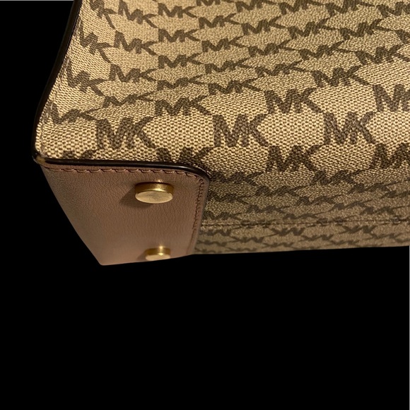 Like new Michael Kors Satchel w/ dust bag - Picture 10 of 10